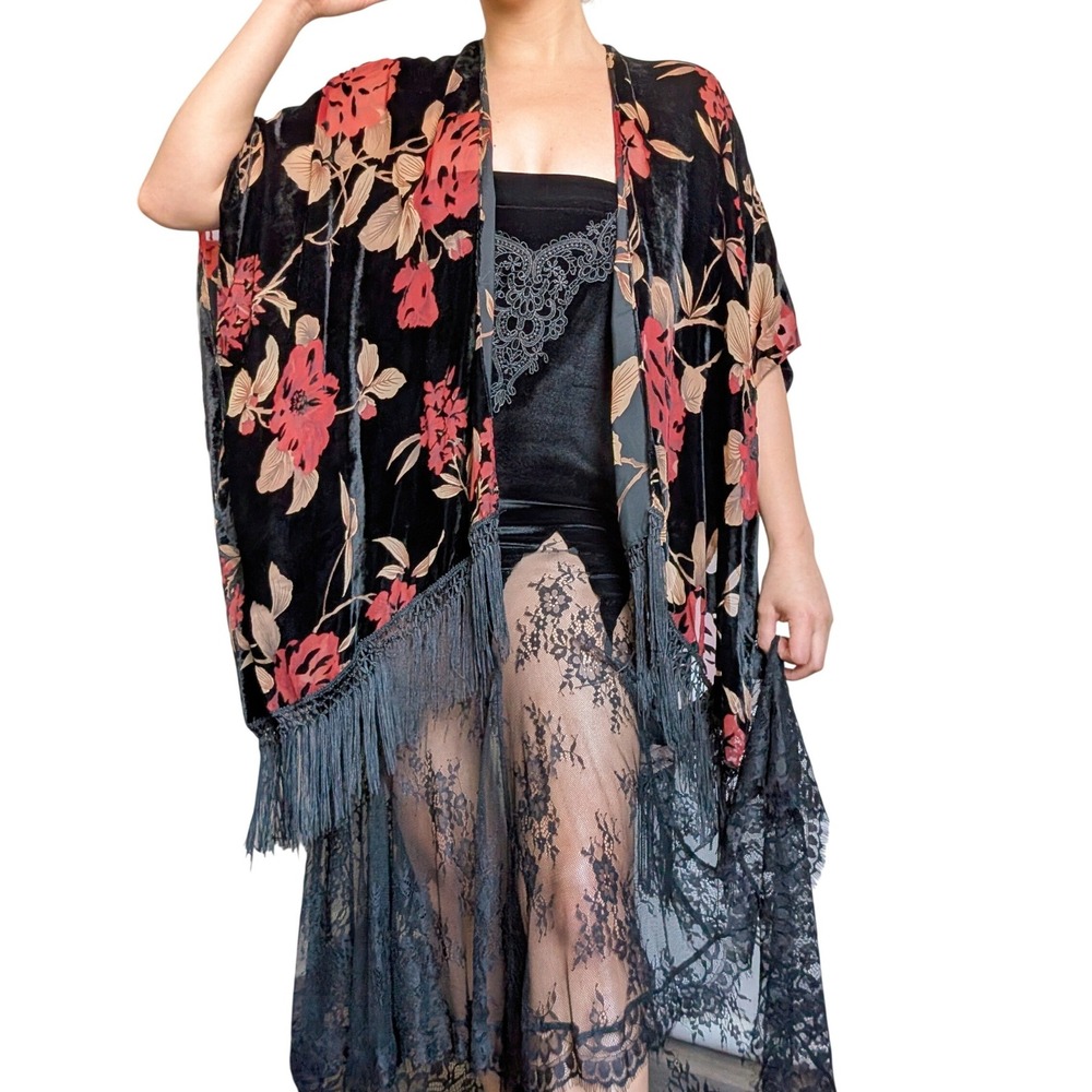 Vintage Y2K Witchy Boho Chic Whimsigoth Rose Floral Velvet Devorée Fringe Kimono